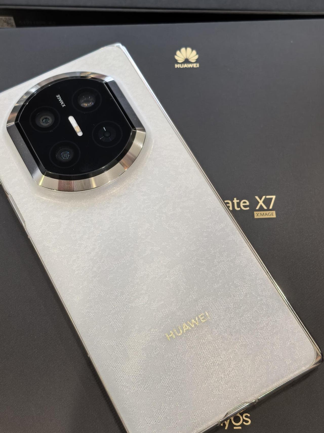 X7吗好，咱们不绕弯子，直接说大实话。最近老有人问我：MateX7，一万好