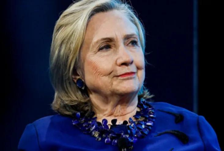 希拉里罕见发声！美国前国务卿希拉里，最近急得直接开骂了。她骂的不是别人，正