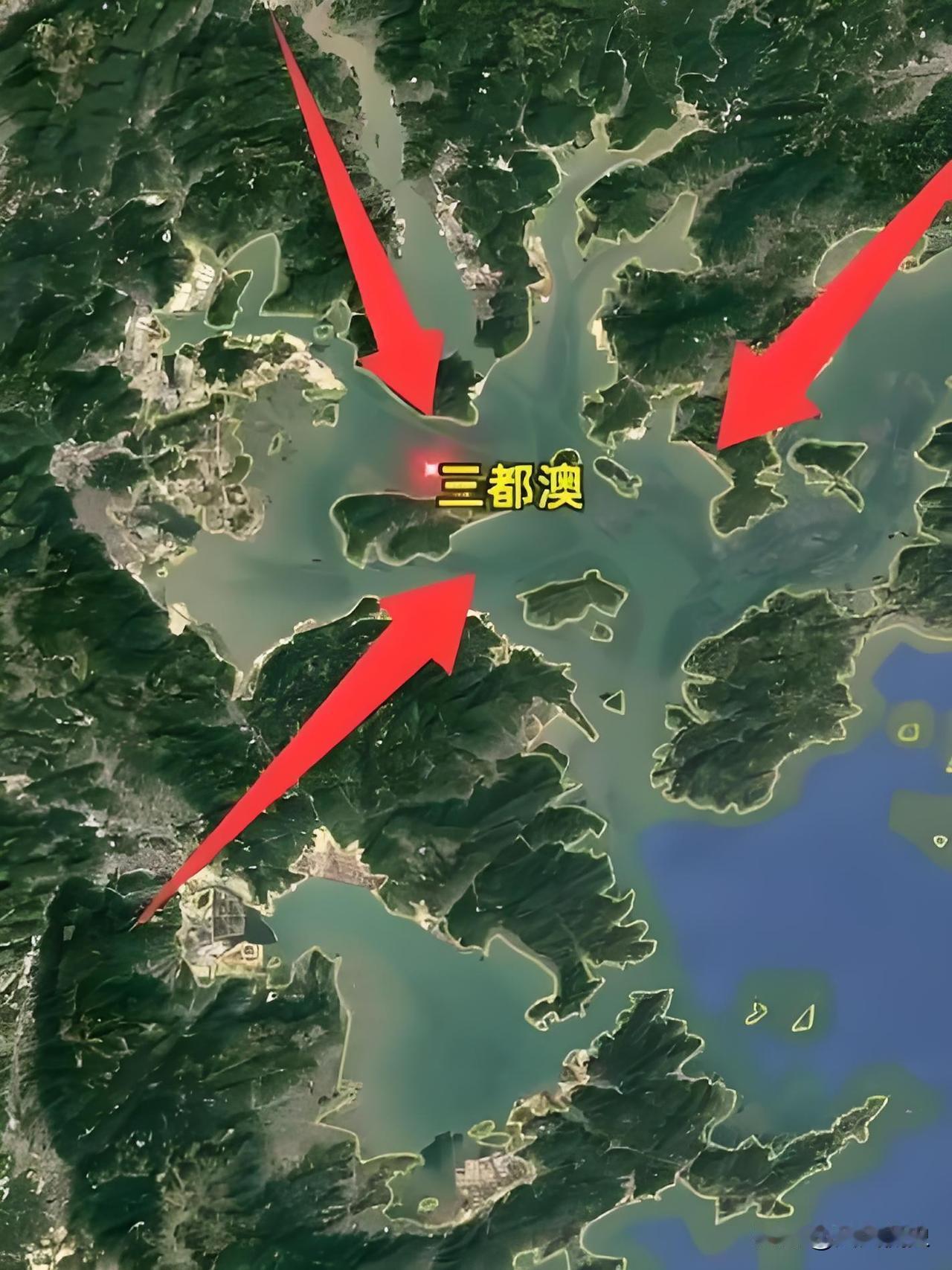 中国藏着个能停数十艘航母的深水港，孙中山百年前就盯上，美军看了都眼红。你敢信吗