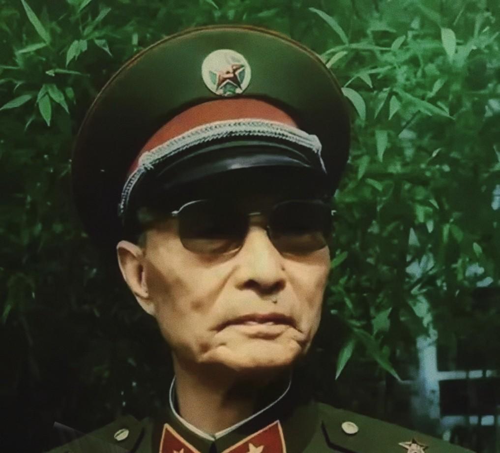 1975年，张爱萍落难，妻子李又兰找到粟裕，希望他能帮忙说情。谁知，粟裕摆了摆手