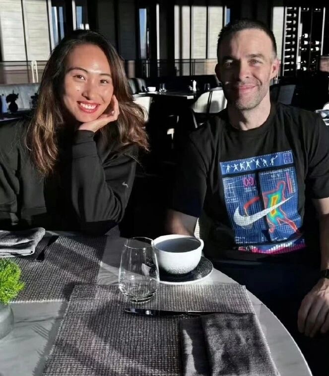 郑钦文回应换教练传闻没有换教练！今天的印第安韦尔斯媒体日，郑钦文接受专访，回应