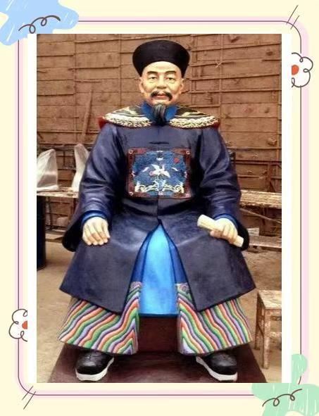 左宗棠巡营见士兵暴晒半日无汗，当即发密令：此人有异，今夜处理你知道这事儿发