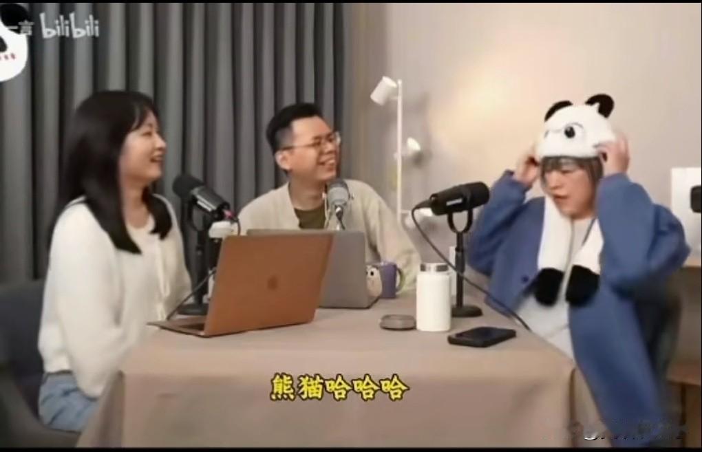 台绿媒记者范琪雯顶着被“抓捕”的压力游我们大成都，眼睛是最忠诚的所见，天府国际机