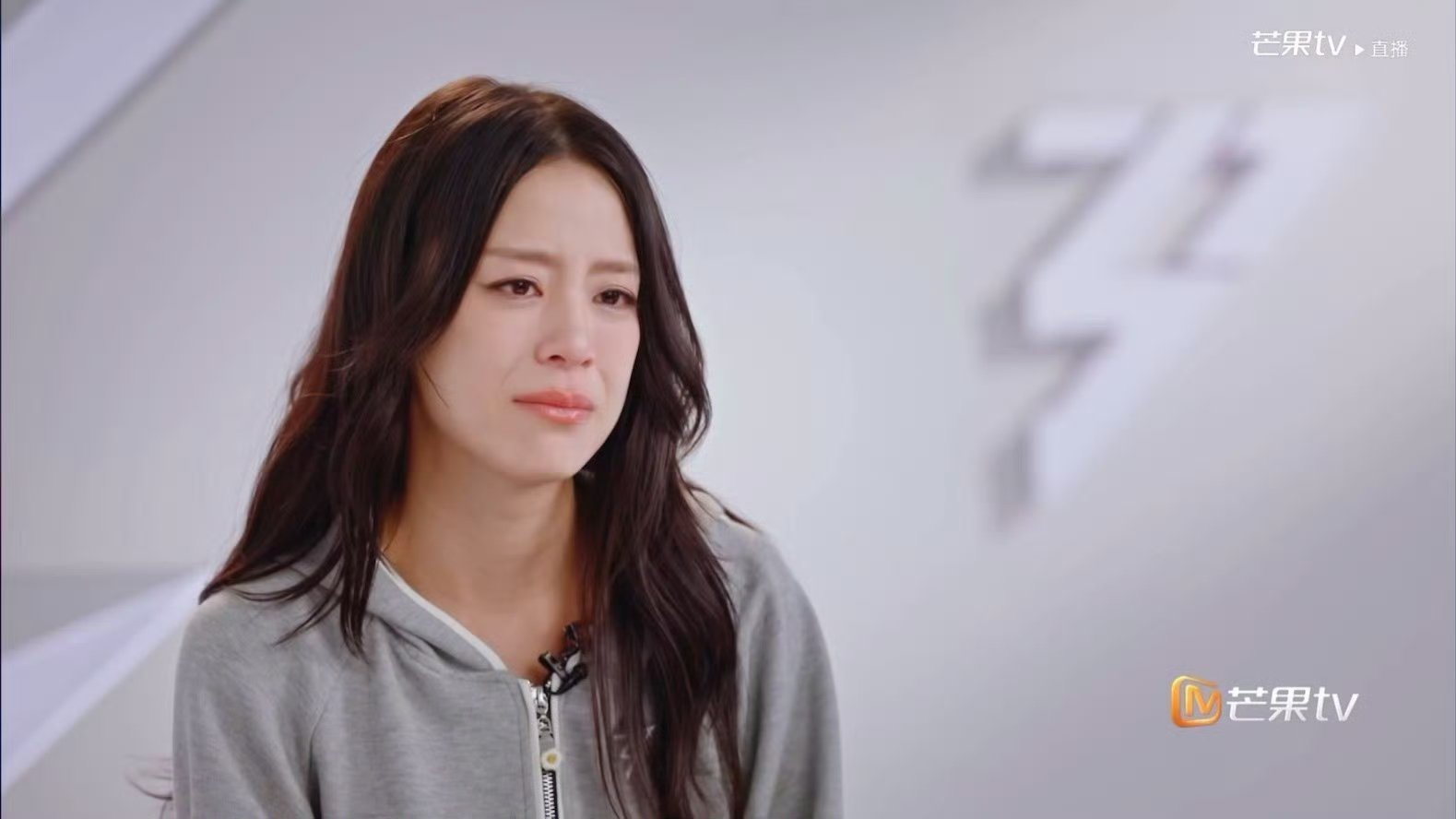 江语晨小考前一晚被前夫告了小考前夜突遭跨国抚养权诉讼，一边是舞台备战一边是孩子牵