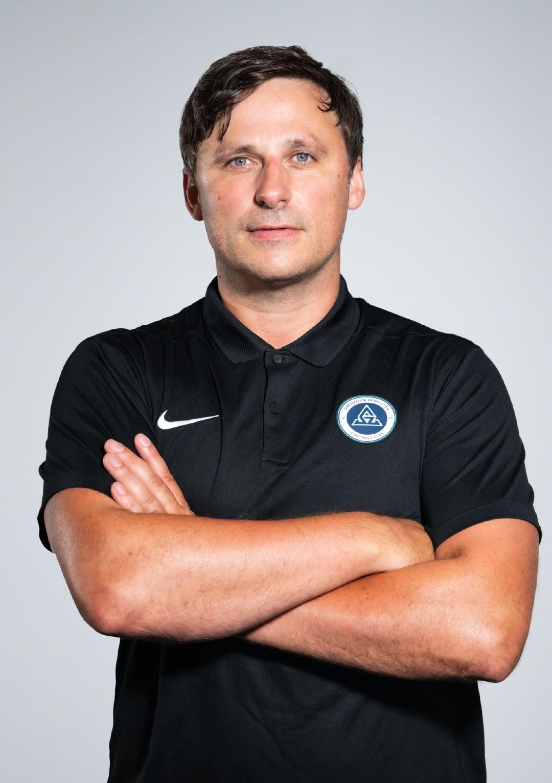 深圳新鹏城总监：在山东泰山队的经历让我爱上中国，近日，深圳新鹏城体育总监丹尼尔