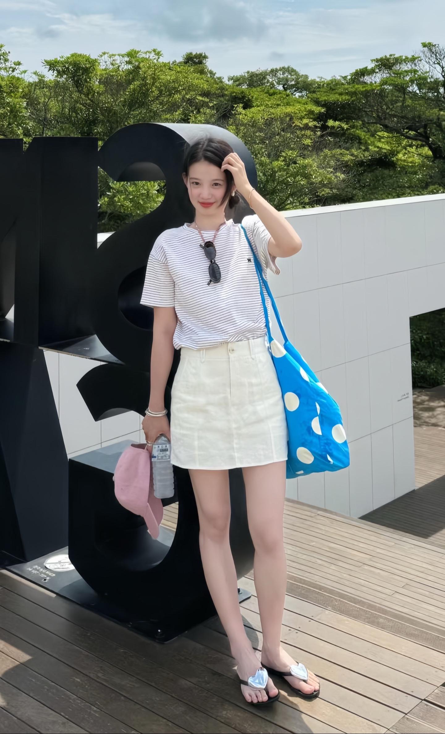 夏天该有的样子 韩系穿搭 夏日通勤休闲穿搭 低饱和打开淡人一周穿搭 我...