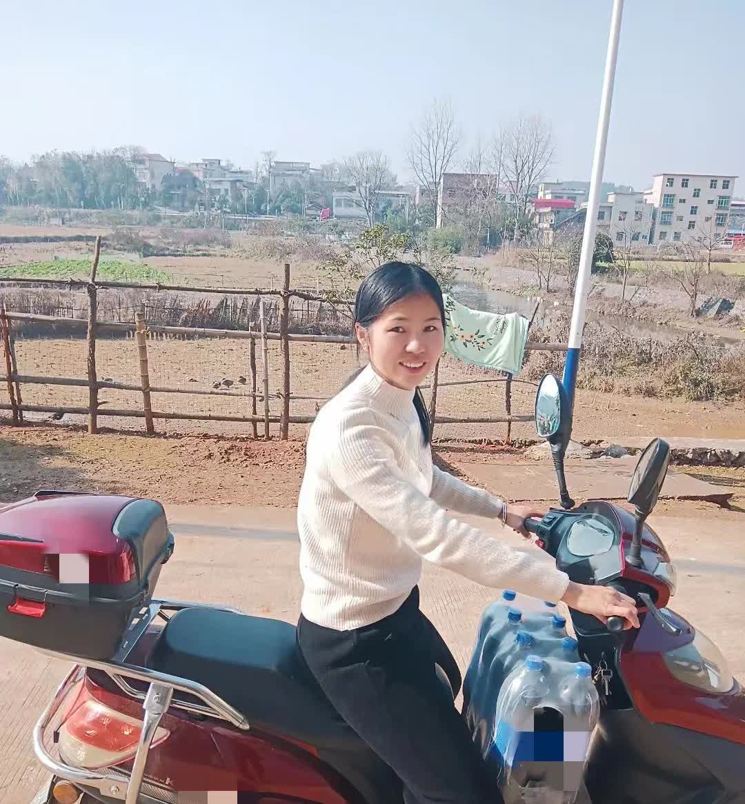 和公公婆婆住在一起有时候挺尴尬的我公公别看他大男子主义但是他卫生习惯好