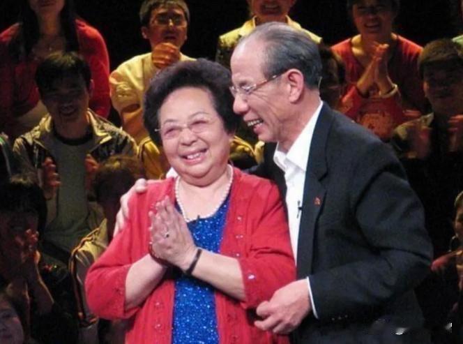 老戏骨魏宗万于6月1日溘然长逝，享年89岁。魏宗万的妻子周惟明