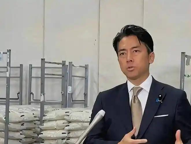 很气愤，日本喊话中国了！6月28日，正在首尔访问的日本防卫大臣小泉进次郎，在