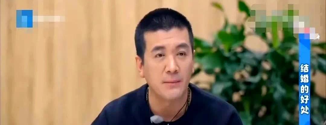 难怪黄圣依会这么依赖杨子，竟然是被杨子感动的。杨子说，他刚和黄圣依确定恋爱关