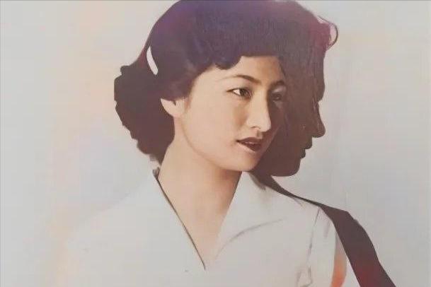 1949年，国民党美女特工张春莲，为了保命，隐姓埋名嫁给农民！30年生下8个孩子