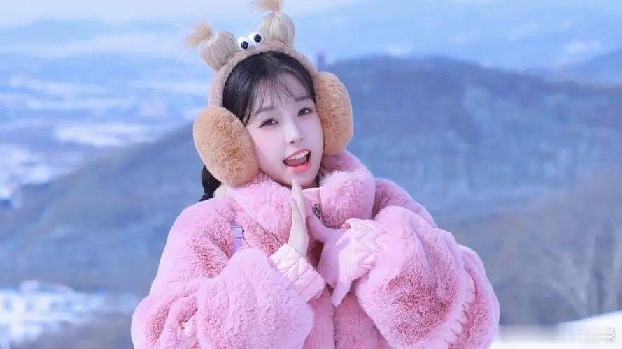 一念江南删除了虞书欣官宣博2025年12月12日，娱乐圈投下一颗重磅炸弹——《电