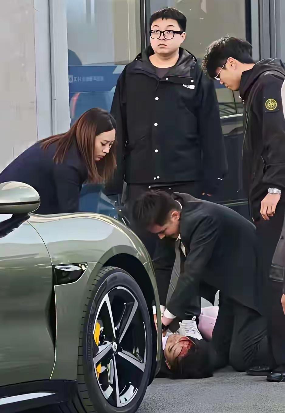 方向盘还没捂热，就把人撞没了，这应该是史上最快提车后出事故的吧，毕竟车子还没开出