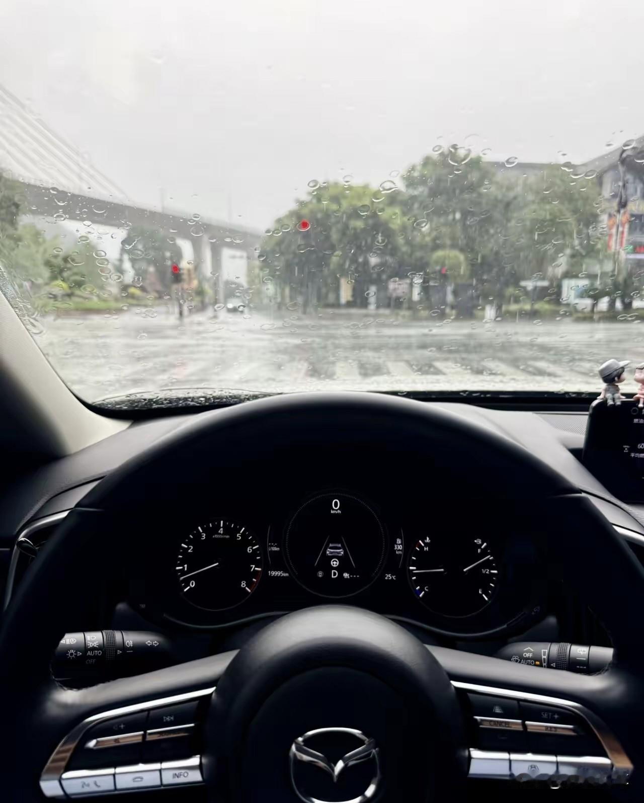 就算不同意，马自达cX50型也是十来万最好开的SUV。而且一直用自然吸气发动