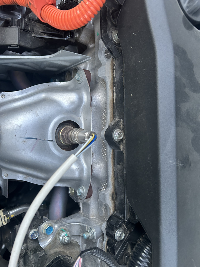 混动发动机渗油刚买的时候只有一点，现在三万公里成这样了