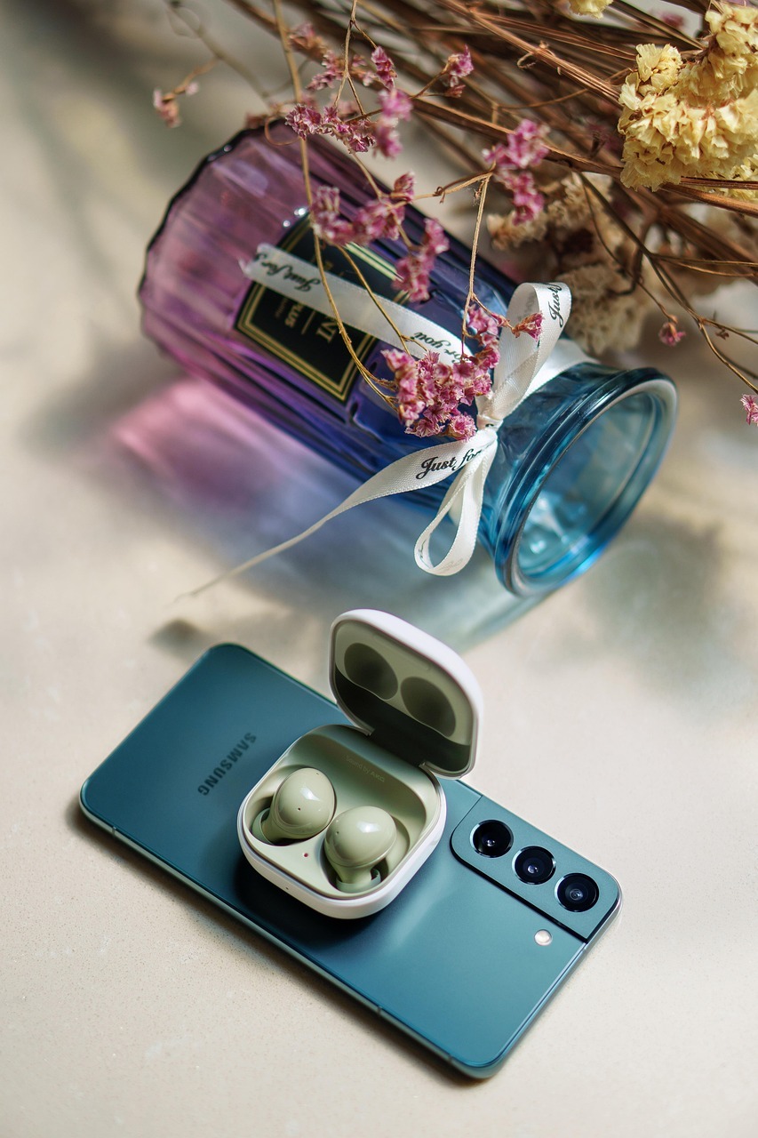上半年出货1.26亿台、份额22%，三星靠A系列覆盖走量市场，再用S系列和折叠屏