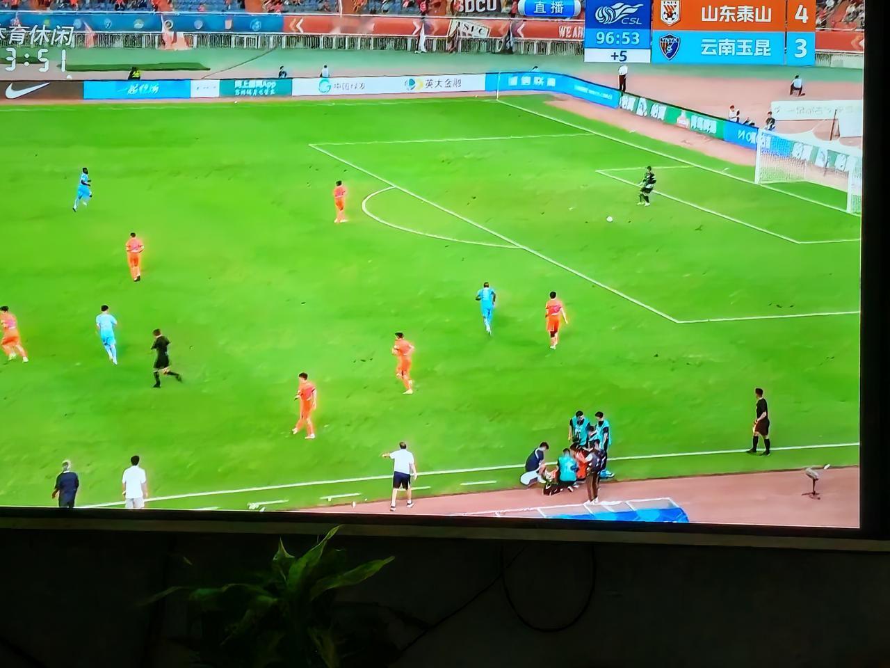 虽然比赛4：3赢了，但是内容与比分还是不匹配，尤其是下半场，4：1领先后，被对手
