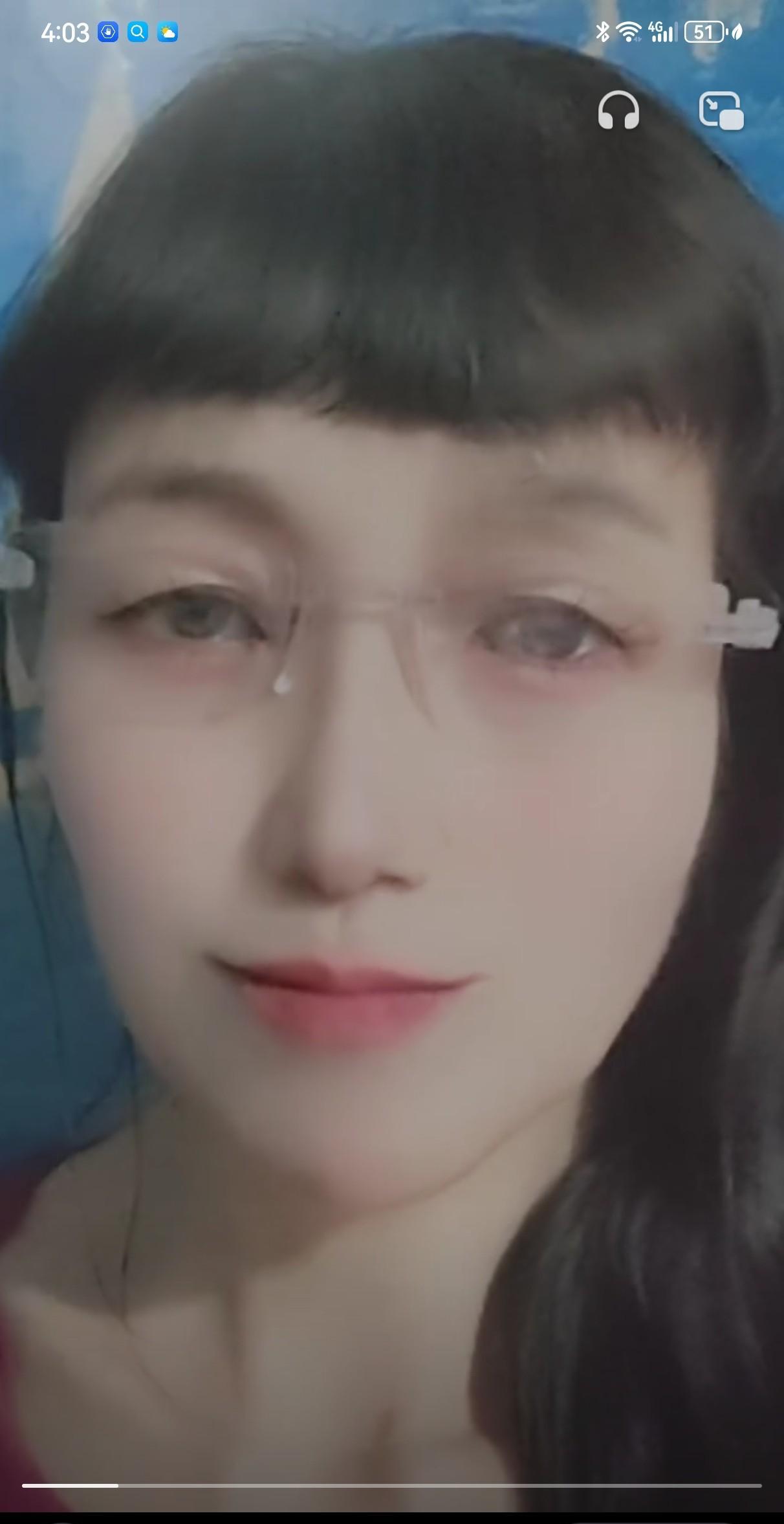 你知道吗情人关系一旦分开了就不要轻易的再回头了因为在那段不联系的日子里