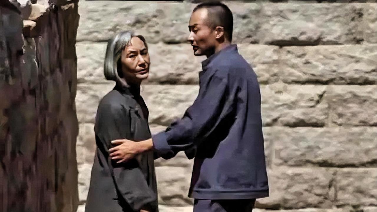 江德福一辈子对得起所有人，除了张桂兰。重刷《父母爱情》，弹幕里全在刷张桂兰。