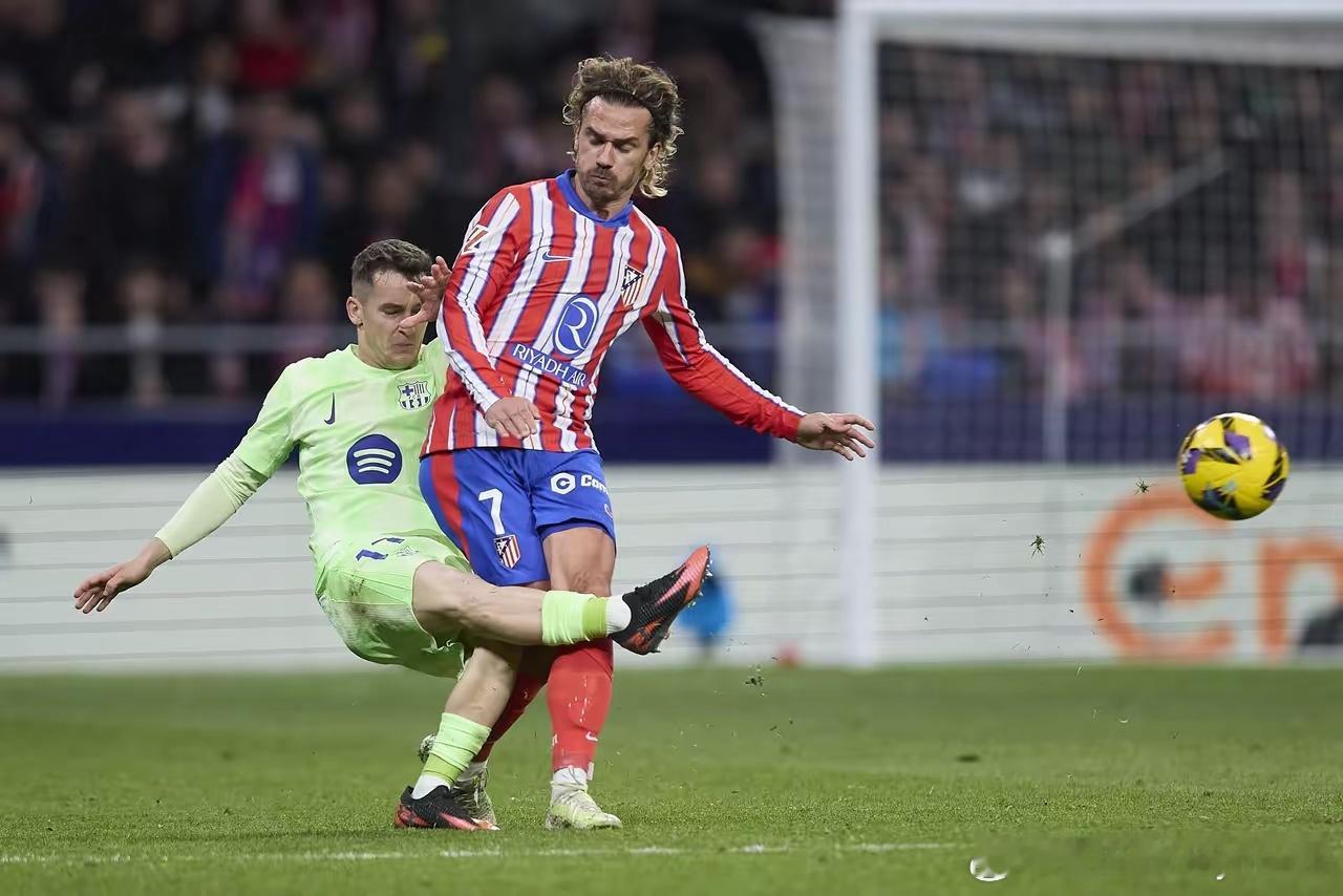 不知道世界名帅弗里克咋想的，对待马竞这么硬的球队，你上个要命的小鸡仔干啥《阿斯报