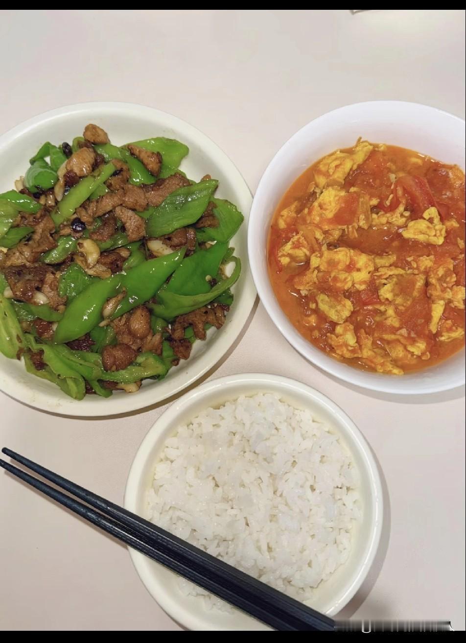 我必须承认，我和老公没什么大本事，老公月工资5500，而我也就3000块钱。