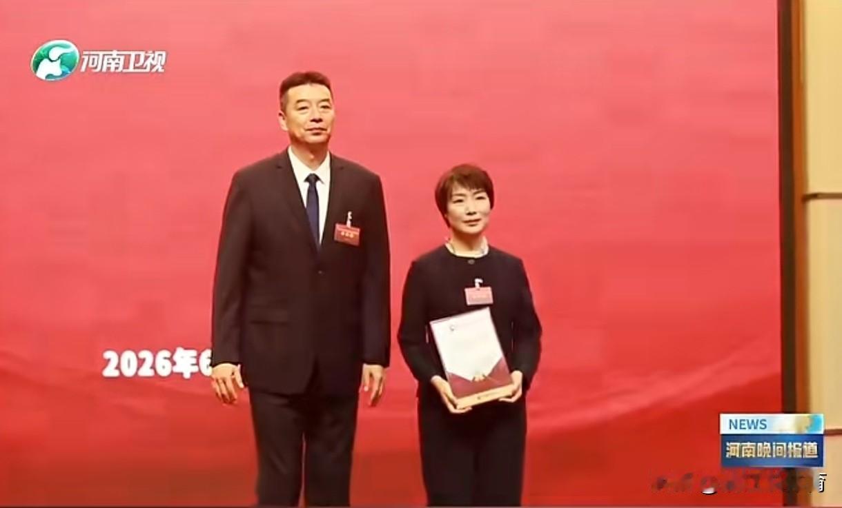 谢国臣在中国男排史上也是响当当的人物。谢国臣做球员时身兼副攻、主攻、自由人等多个