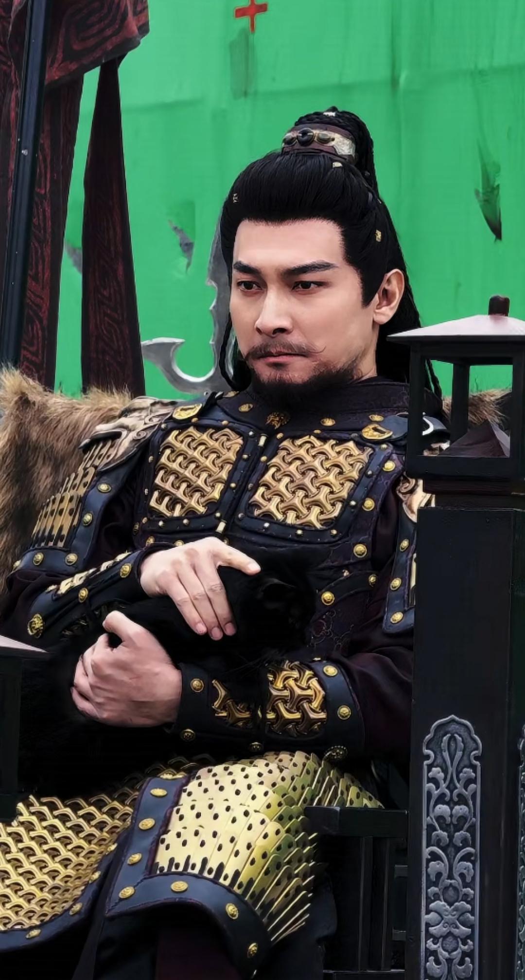 贺刚：不是粉底液将军，是哈基咪将军这是有新角色了？还是在cos【逐玉】呢？