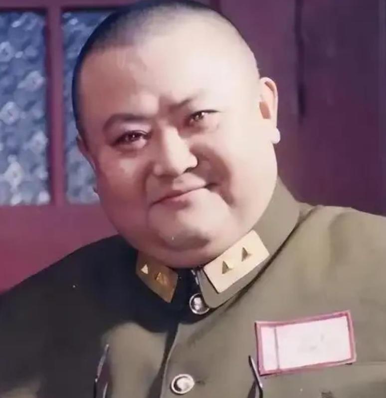 1948年10月，蒋介石让给淞沪警备司令宣铁吾发去密电，让将范绍增抓捕押往南京，