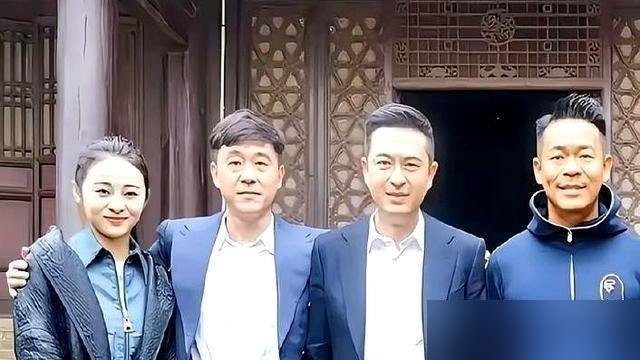 张嘉译新剧又带孙浩、姬他、尤勇智，弹幕全在刷“关系户”。可你猜怎么着，收视还是第一。观众一边骂，一边