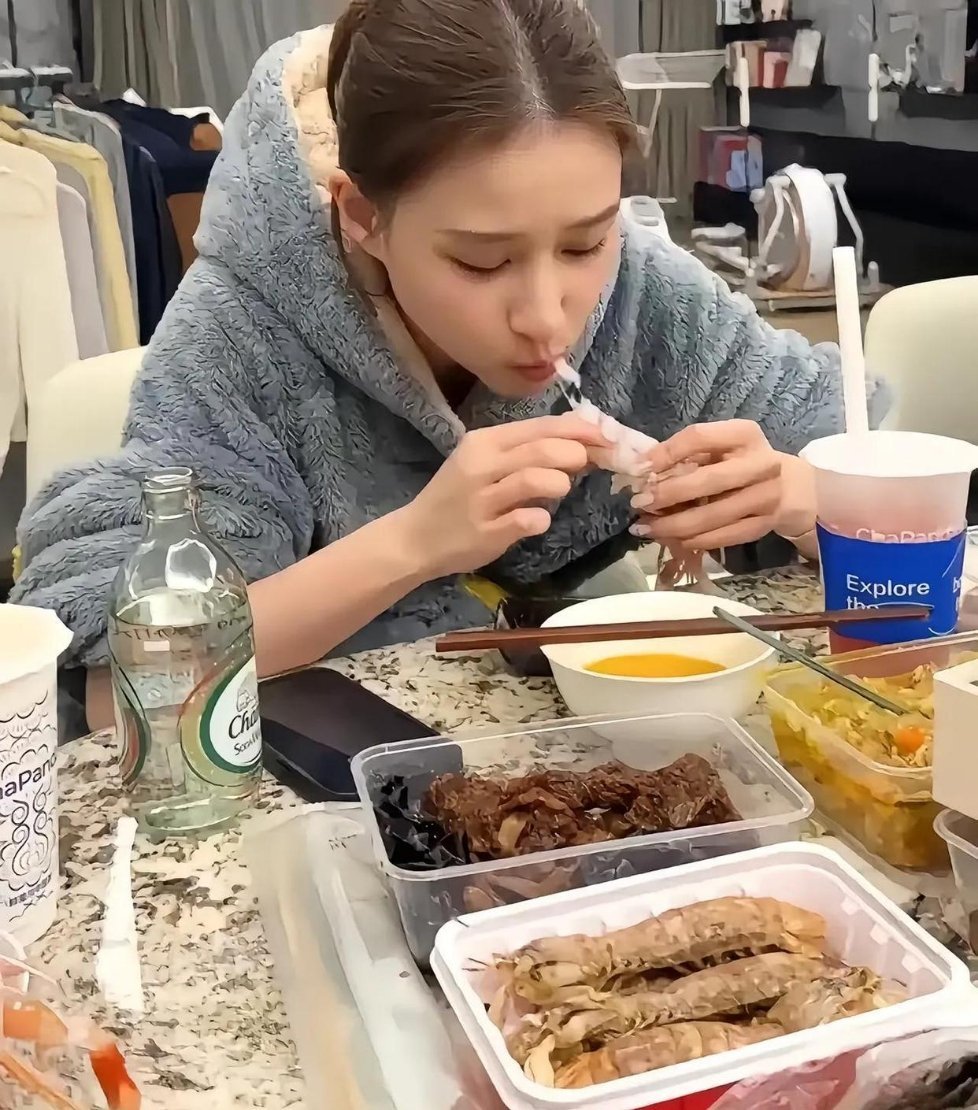 这个样子吃我只感觉到淡淡的胃痛……