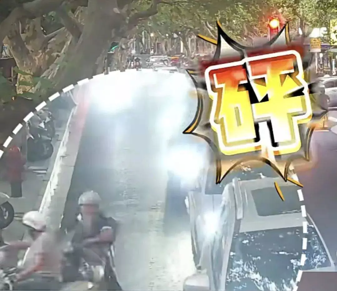 被撞就有理？女子横穿马路被判全责，交警一句话点醒无数人近日上海一起电动车交通事故引发全网热议。一名女