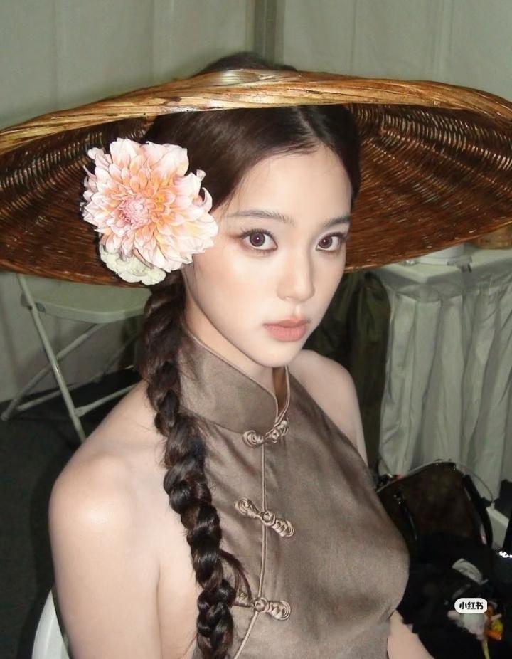 好看的造型不只是颜值加成，更是国风文化的出圈，这种温柔又大气的中式风格真的百看不