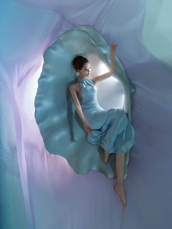 祝绪丹这套还有库存祝绪丹视界大会红毯这套仙女造型居然还有库存！看得出来每个人都对