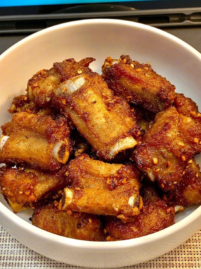 家常菜好吃到舔手的椒盐蒜香排骨我的宝藏食谱