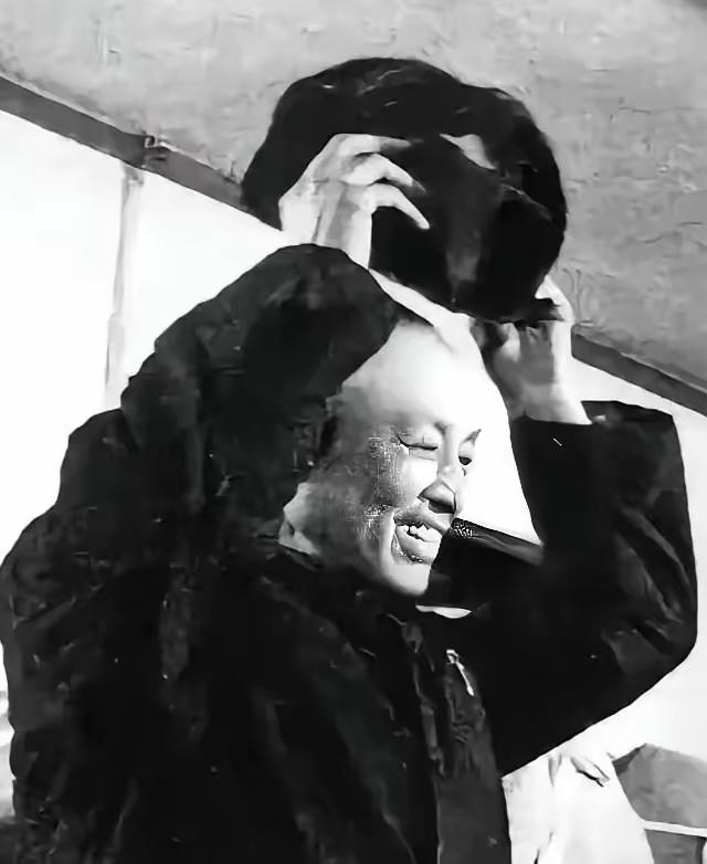 1975年，周养浩被特赦，重获自由后，国家允许他去任何地方，周养浩说：“我想去台