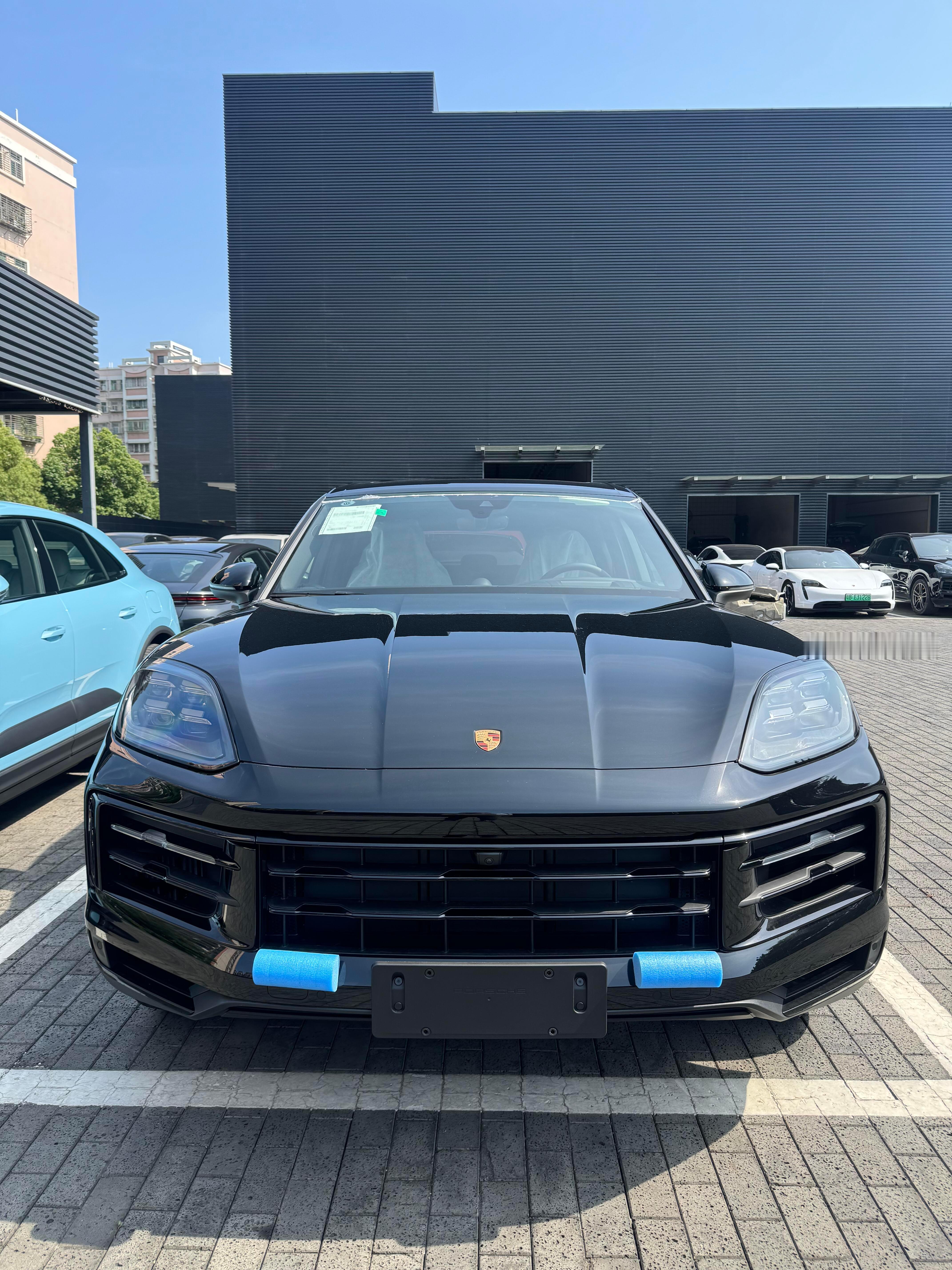 天都塌了，兄弟们，现在全款75万可以直接干全新的卡宴了，你没有听错，是卡宴75万