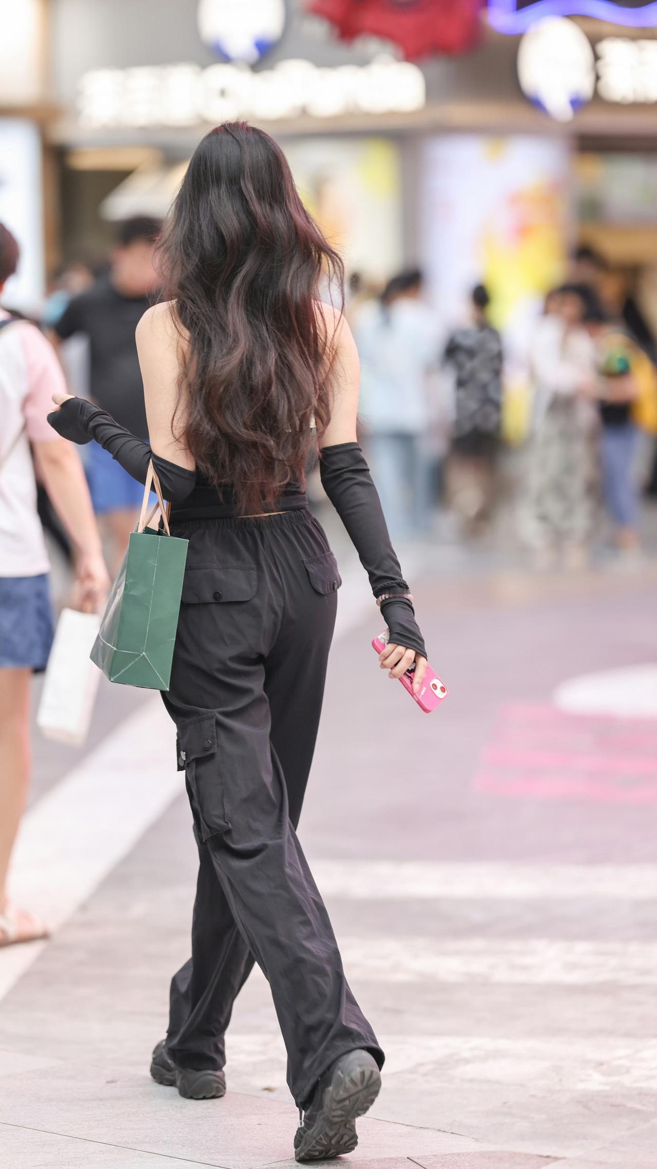 长发及腰的女神