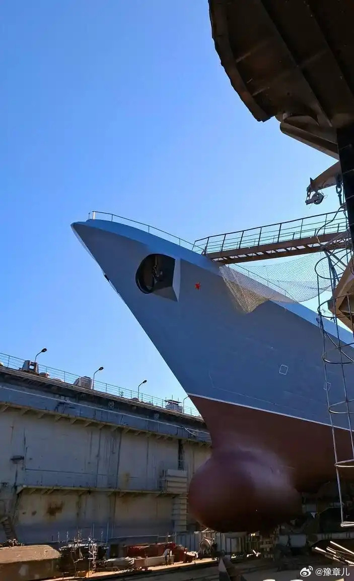 俄罗斯海军第9艘22350型护卫舰将于2026年5月份在北方造船厂开工。值得一提