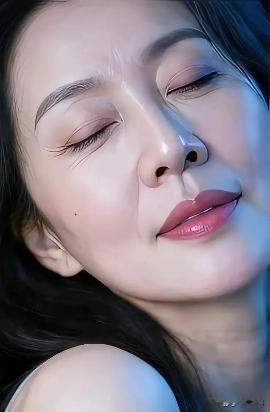 成年人的感情，退场从沉默开始，曾经轰轰烈烈，如今悄无声息。有些感情，开头有多轰