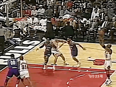 乔丹跟罗德曼等于内线保证！后三连冠的公牛没有超级内线，是乔丹跟罗德曼这对组合，