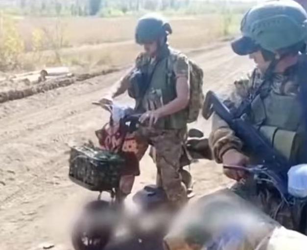 说起来还挺搞笑的！打了三年的俄乌战争，最终发现，真正管用的三件武器，居然都是中国