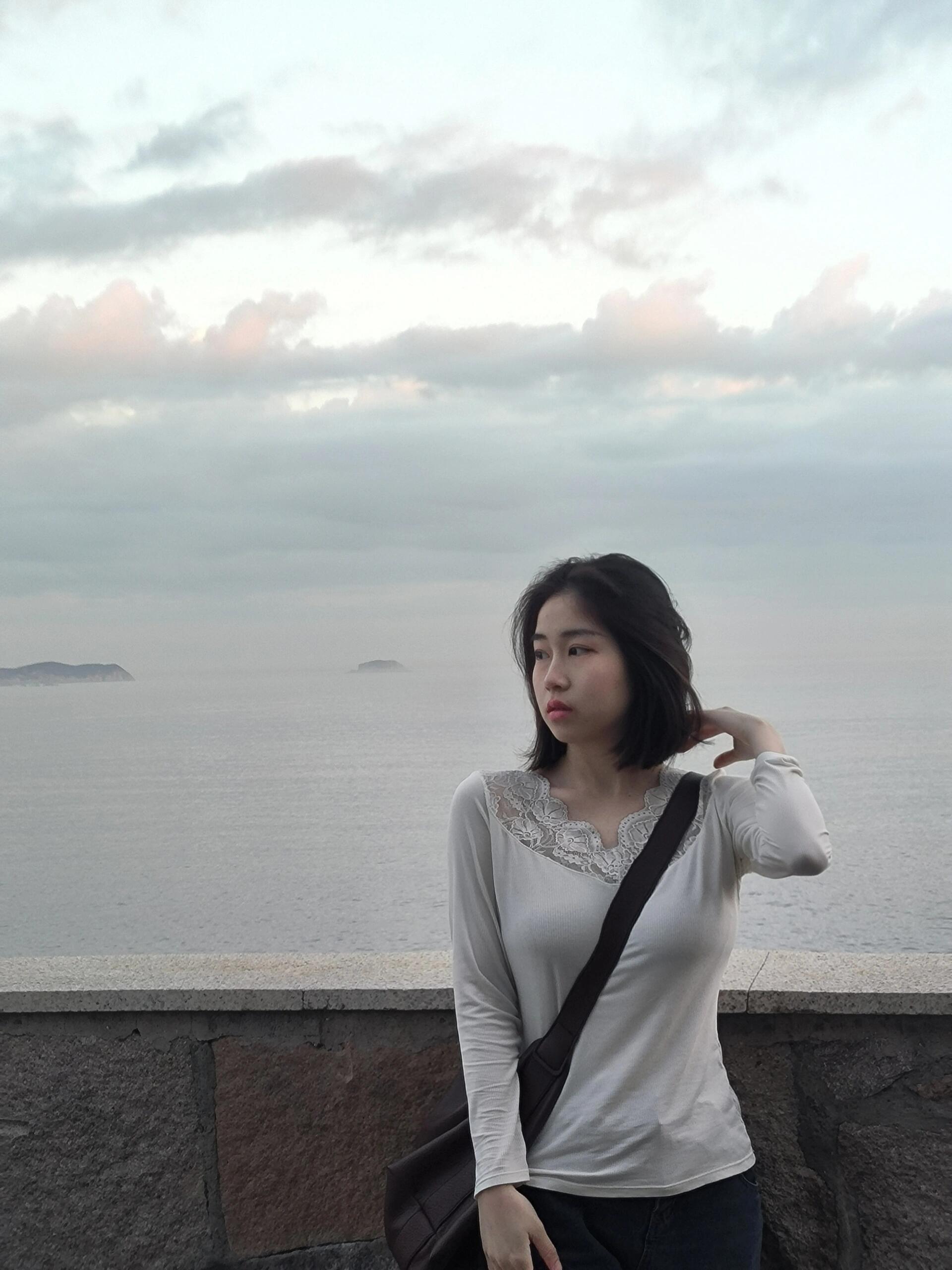 朋友说我穿这件衣服像人妻？