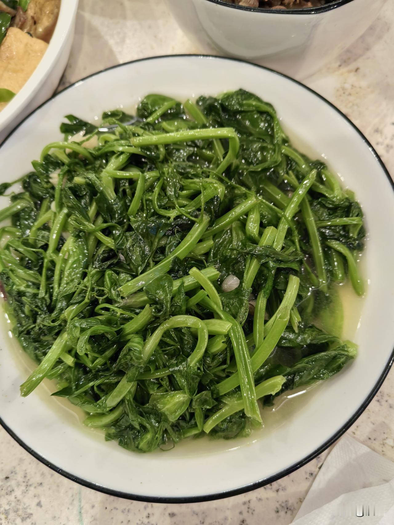 这个菜有多少地方吃，大家都叫它什么菜？大家都是怎么吃的？我们这里叫它豆苗