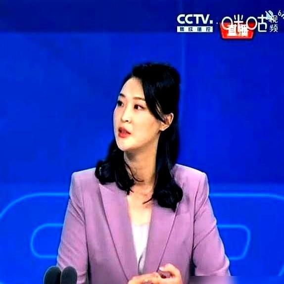 0比2落后，主力受伤，决胜局2比5，这球怎么赢？18岁的王奥芊一记绝杀，直接