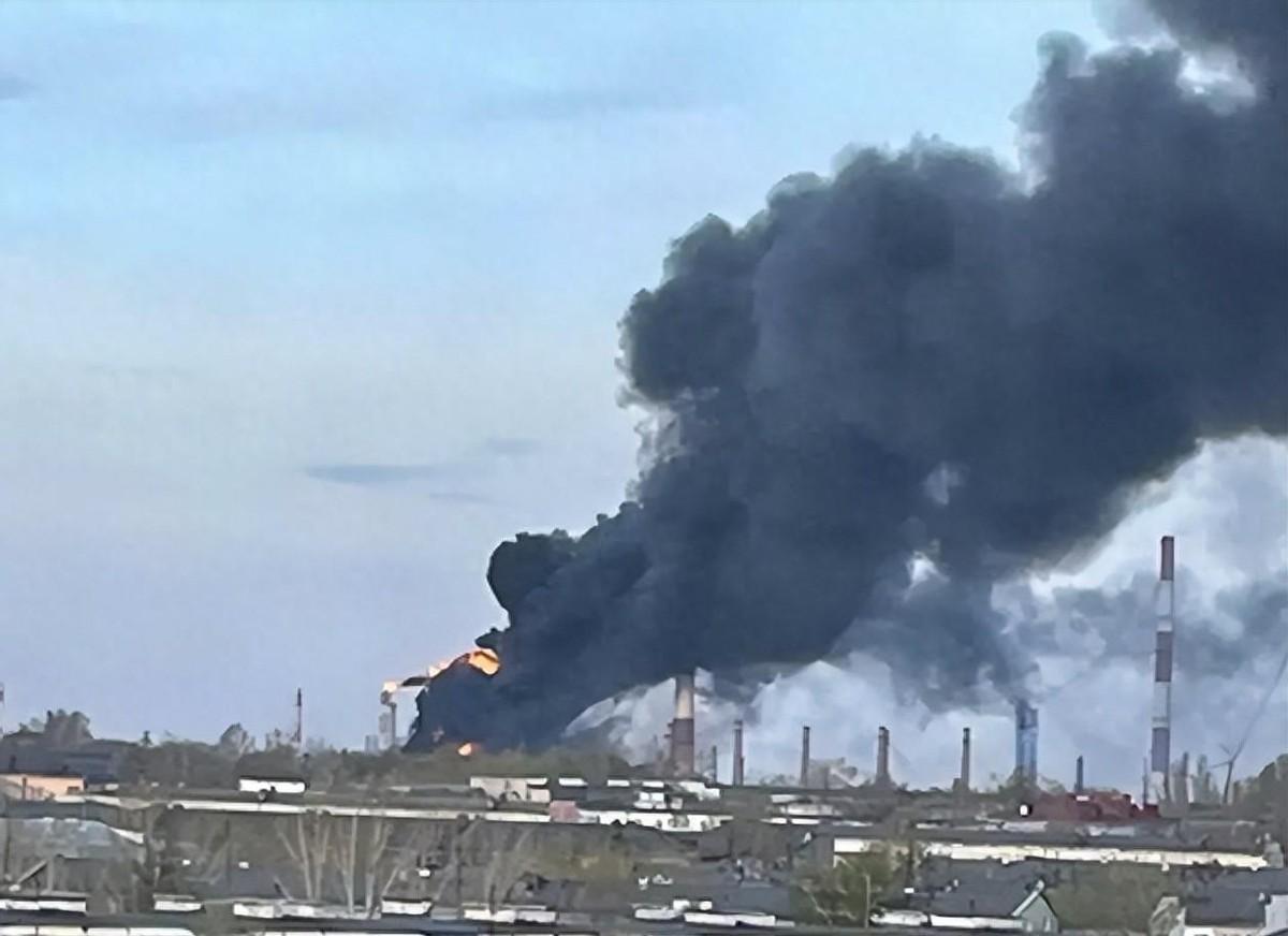 谁能想到，堂堂世界第二军事强国，竟在不到24小时内，被人硬生生切断了“造血大动脉