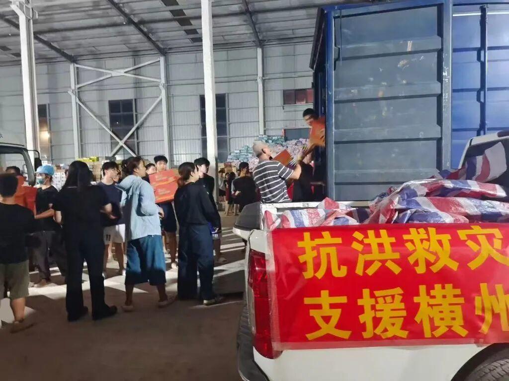 少年担当彻底展露，不装了！2026年7月16日09点52分，上海澎湃新闻报道，