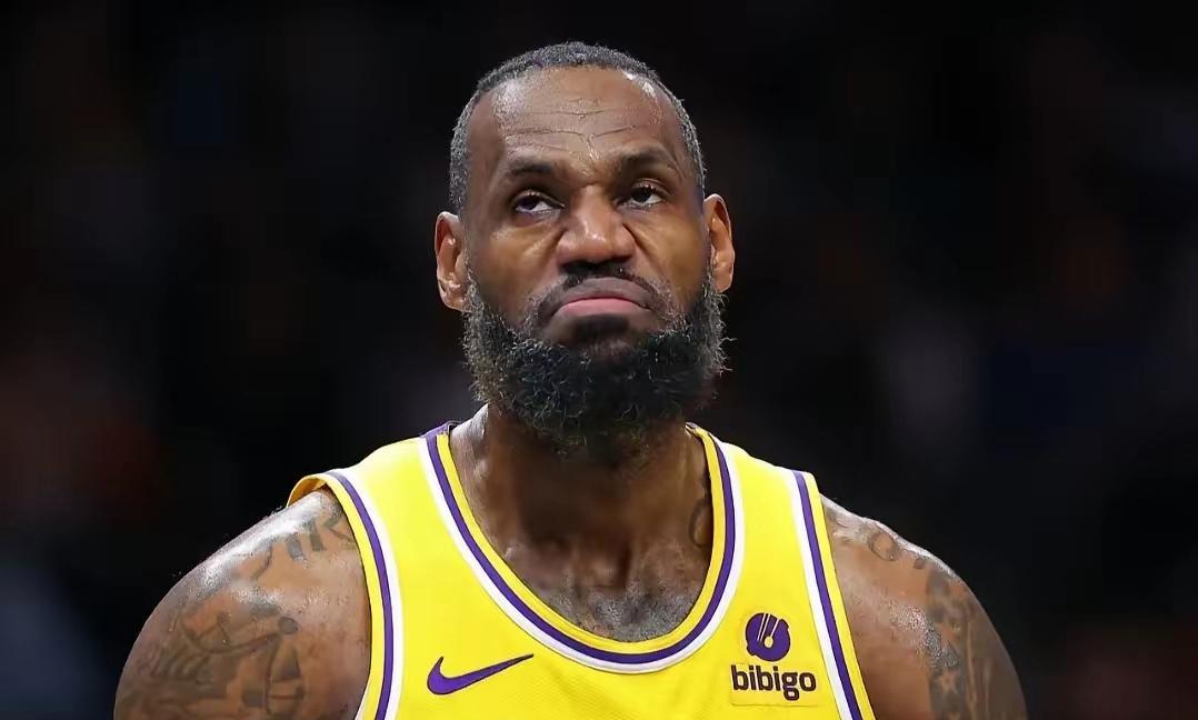 NBA现役最强的五人阵容：控卫：亚历山大中锋：约基奇如果组建一套NBA现役