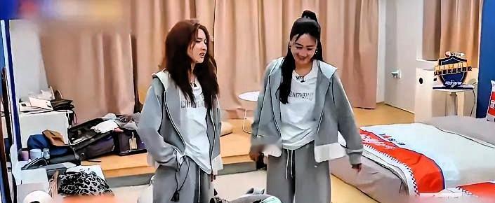 赵子琪喊话芒果TV“是逼我爆所有的料吗”那天，她刚回北京两天。4月16日凌晨