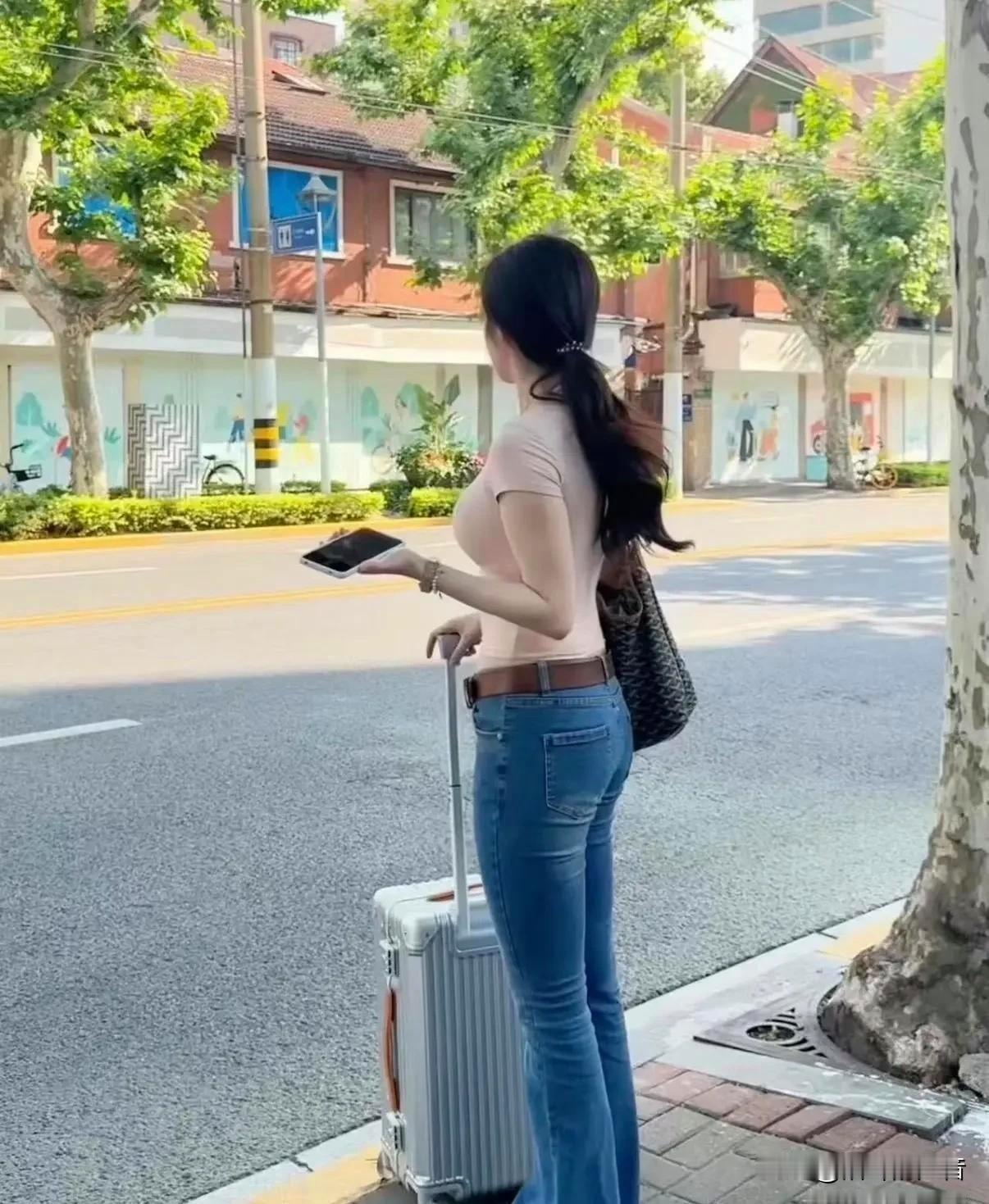 小编说，现在的女人不好哄，这不早上说了妻子几句，就说要回娘家住几天。小编说，他