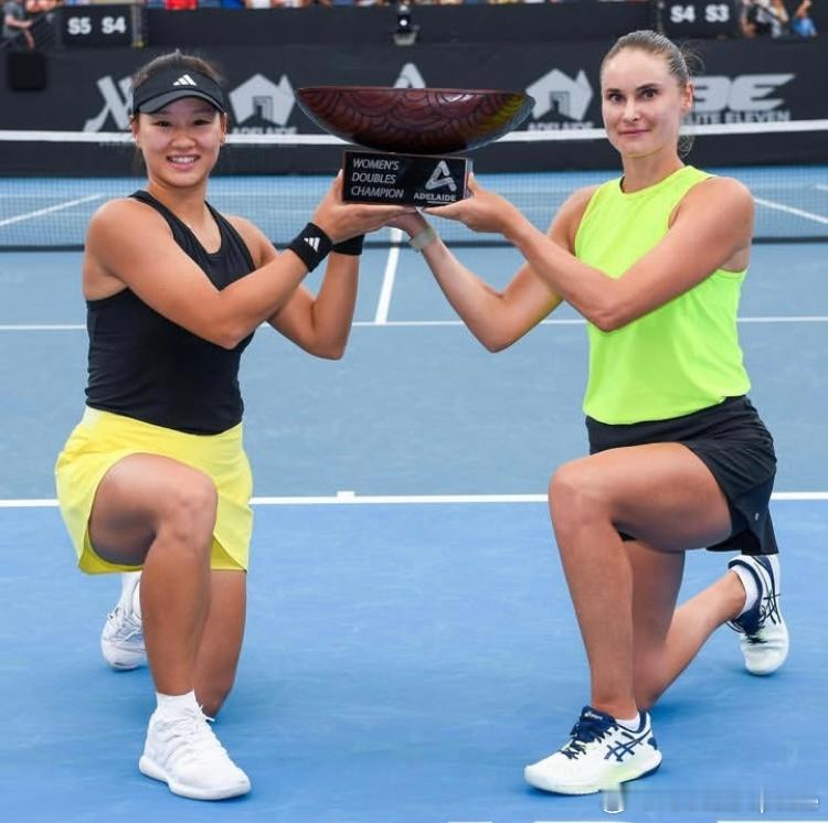 2025赛季中国球员冠军；第一周：WTA250🇳🇿奥克兰女双冠军：🇨🇳蒋